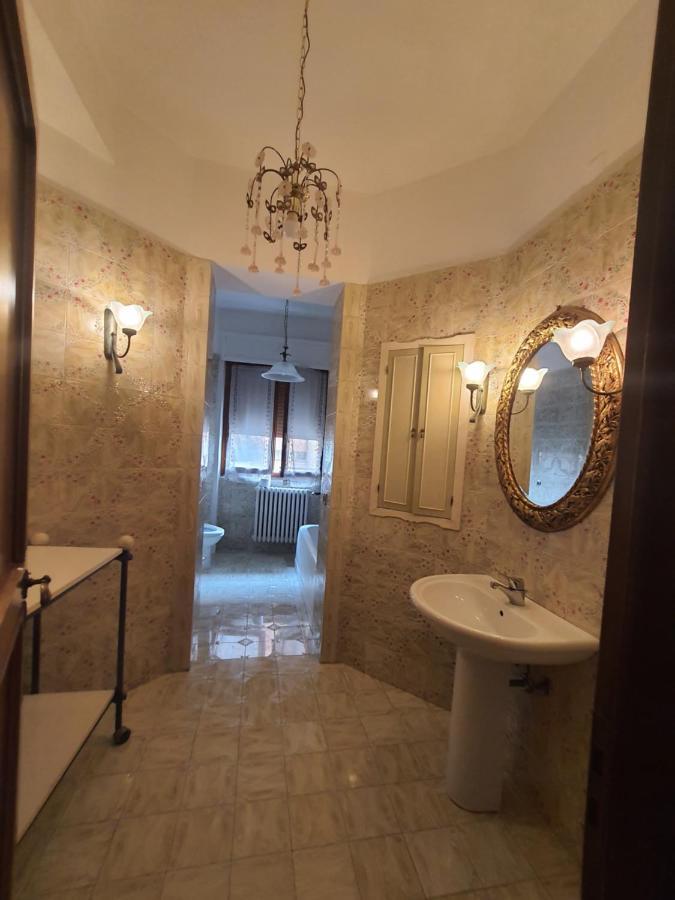 Spazioso appartamento in centro Città San Benedetto del Tronto Exterior foto